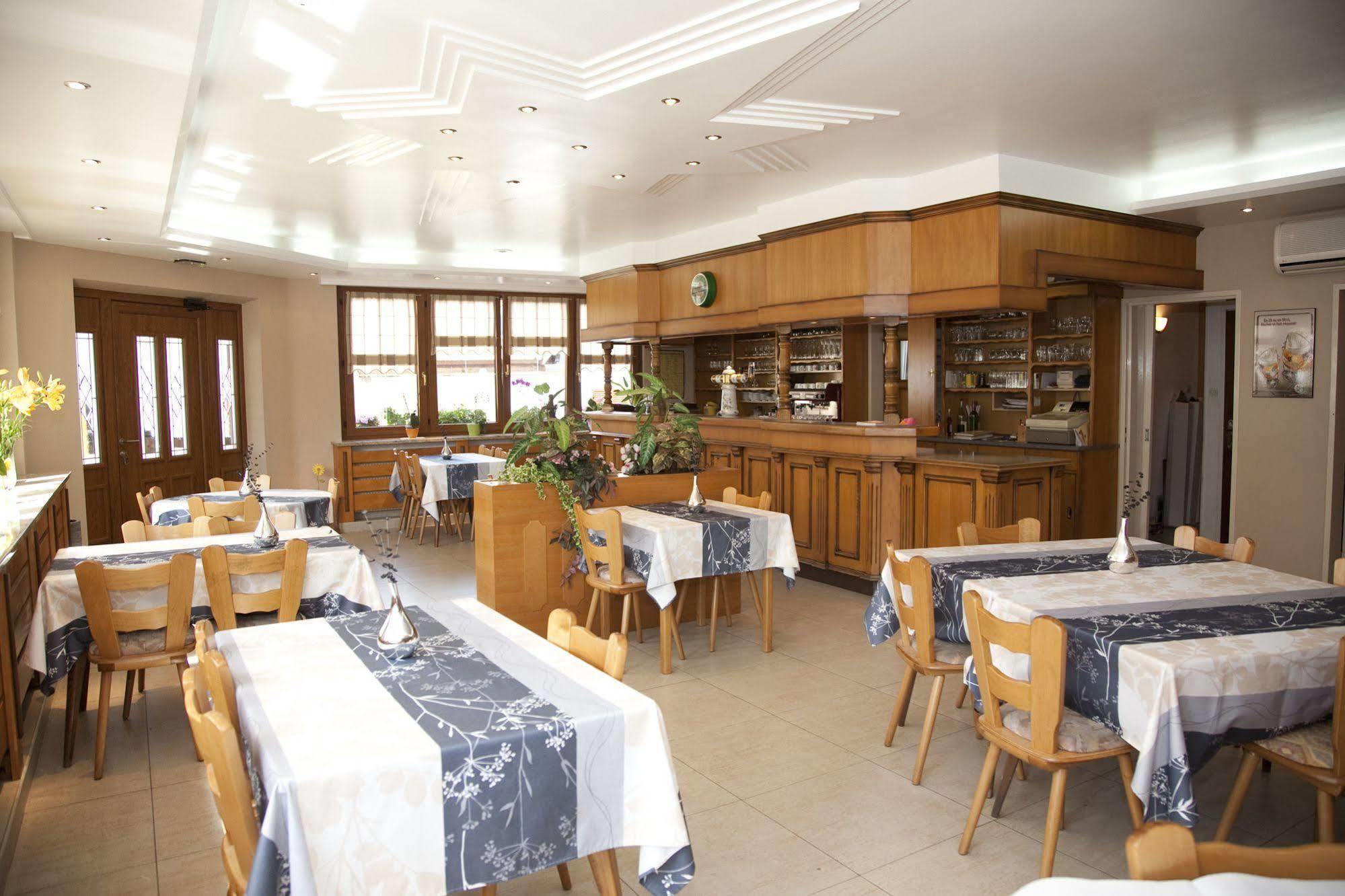 Logis Hotel A L'Etoile D'Or Batzendorf Extérieur photo