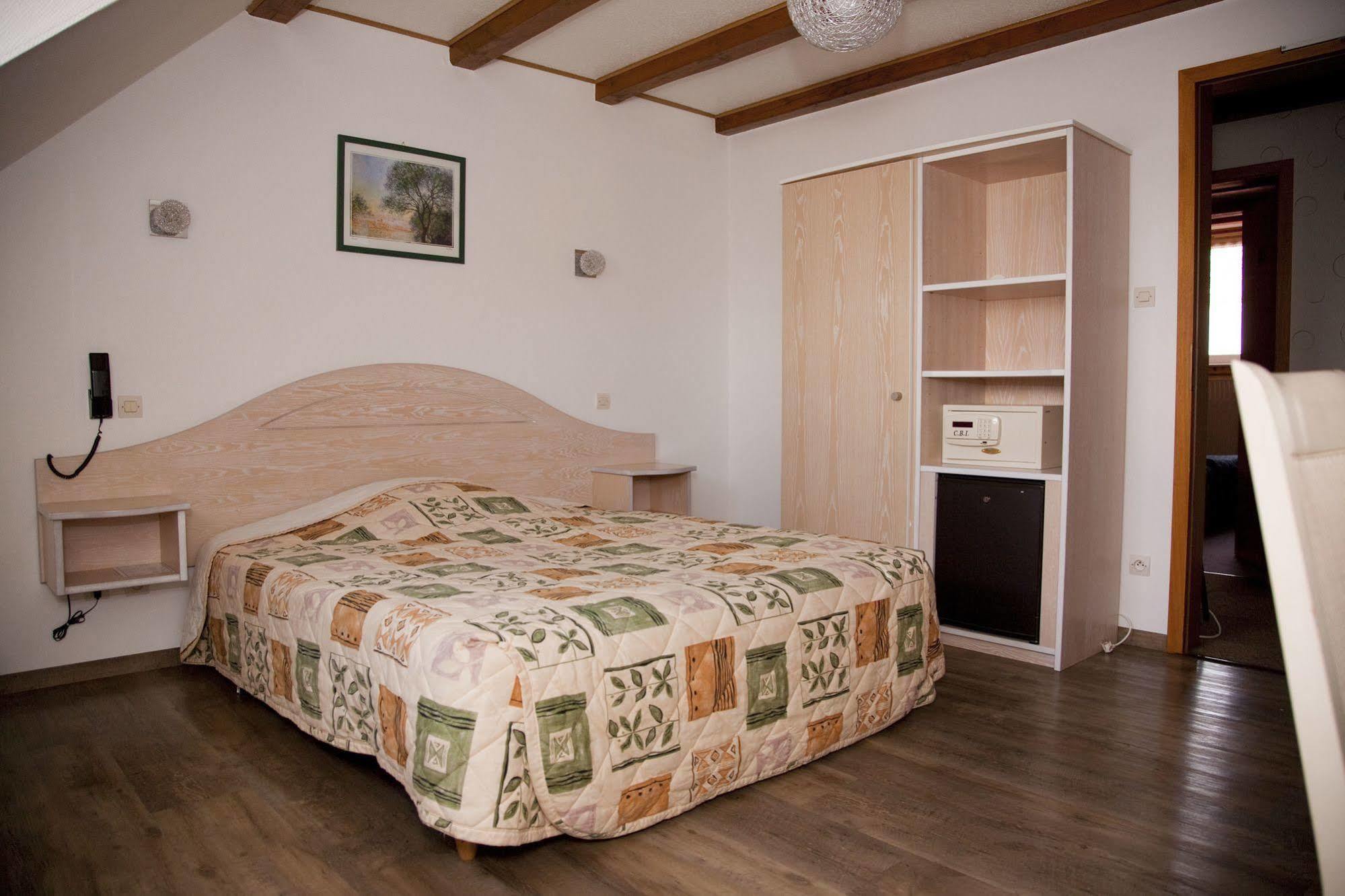Logis Hotel A L'Etoile D'Or Batzendorf Extérieur photo
